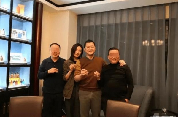 李亚鹏见新女友家长，疑似好事将近，却被嘲秃顶明显两人差距太大