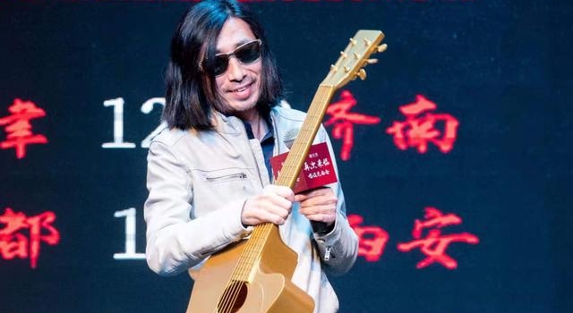 不插电，独登台，谢天笑全新巡回要又“唱”又“谈”