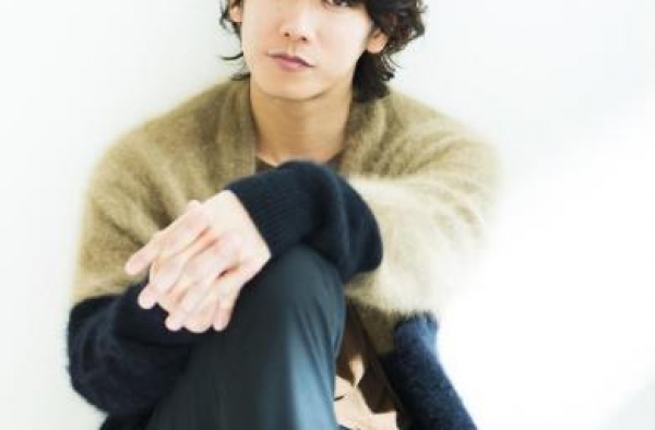 日本选出“年度面孔”佐藤健凭借《恋无止境》当选