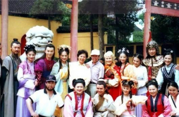 黄奕晒《上错花轿嫁对郎》旧照 喊话导演求重聚