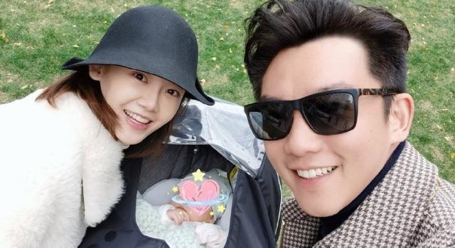 苗苗晒一家三口合照，女儿正脸首曝光，郑恺透露杨颖让儿子接近她