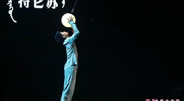 黎星用舞蹈讲述故事 水星记看哭现场评委