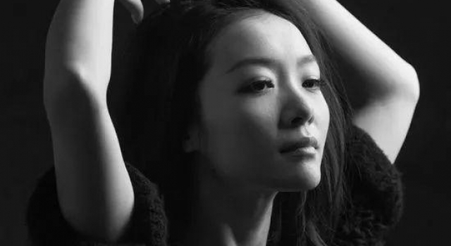 被捆绑的女性，走不出的困境