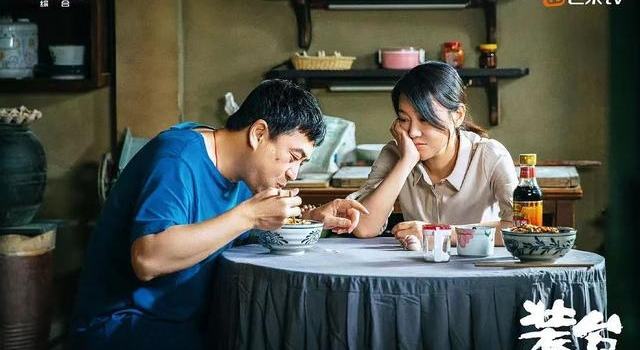 《装台》因“不装”引来叫好，荧屏咋就稀缺这类生活剧？