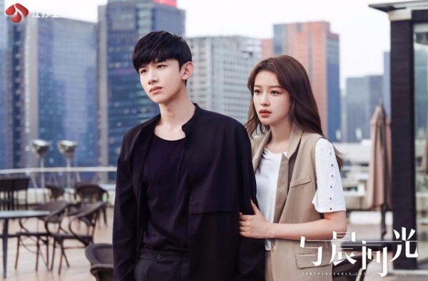 左手励志，右手治愈！《与晨同光》今晚暖心收官