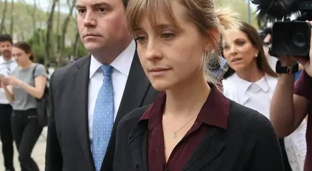 女明星入邪教被捕，这黑幕不得不扒