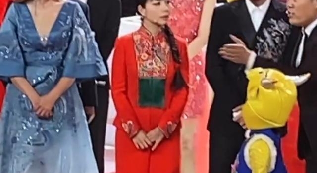 星光大道嘉年华众星齐聚，于文华李玉刚罕现身，凤凰传奇久违合体