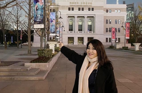 五周的旅途和隔离后，女高音歌唱家和慧回到中国乐迷面前