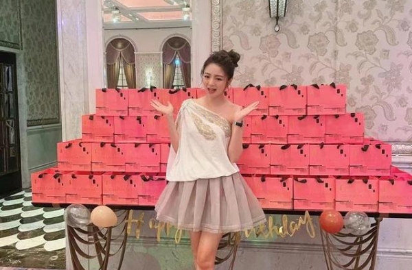 安以轩开趴庆祝封肚，为女办豪奢双满月宴，众星齐聚伴手礼48万