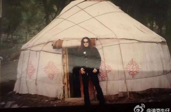迪克牛仔走穴为生，是娱乐圈的悲哀