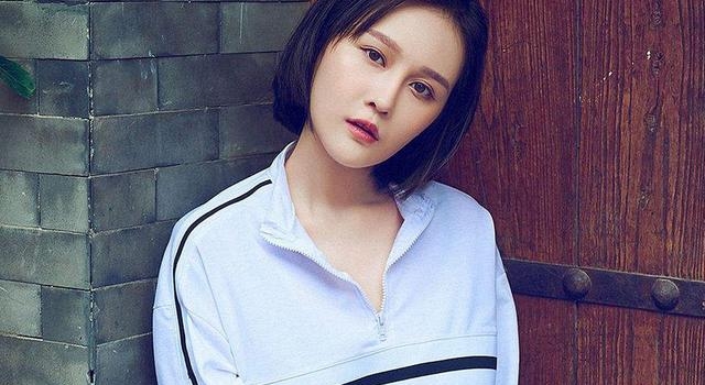 赵本山女儿公司出事？新增行政处罚，球球直播一问三不知直言尴尬