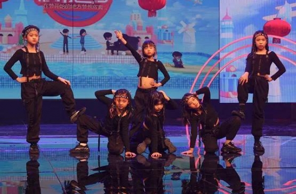 喜讯！桔子树学员登上北京科教牛年春晚 牛气冲天