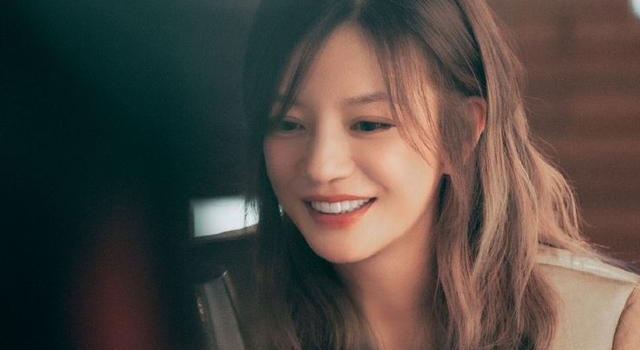 “虎爸猫妈”秦昊赵薇主演《学区房》首发剧照
