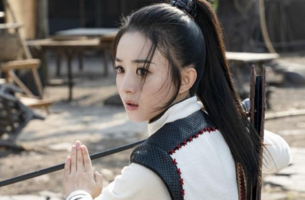 赵丽颖《幸福到万家》新路透，穿着朴素接地气，演什么像什么