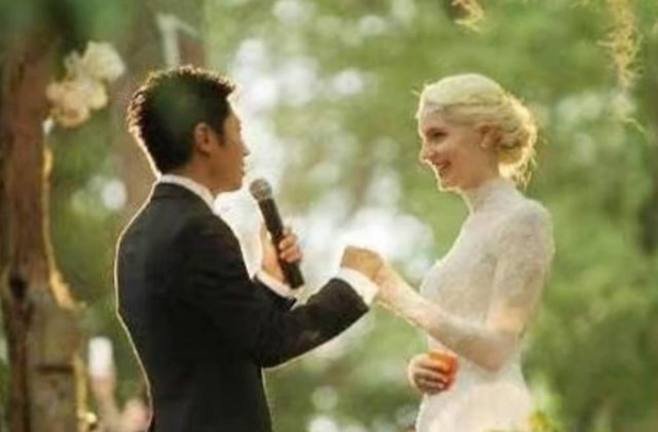 结婚四年判若两人，撒贝宁的老婆李白，生完孩子变了个样