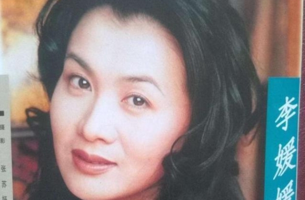 她刚拿影后就查出癌症，为生子拒绝化疗离世，陈道明在葬礼上痛哭