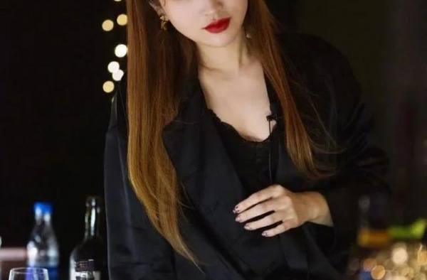 一个甩女友上综艺，一个去夜店撩妹，恋爱节目的男嘉宾都这么野？