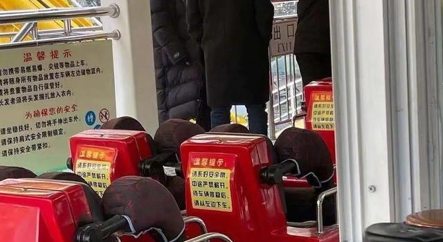 发际线不保！黄晓明《戴假发的人》秃头造型曝光