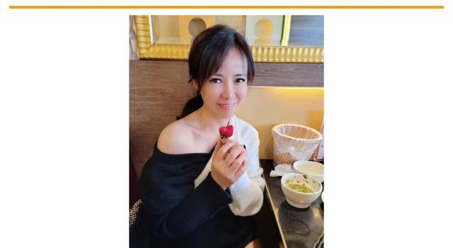 知名女星为养家复出，拒嫁富豪后奉子成婚，一人带俩娃自嘲是单亲