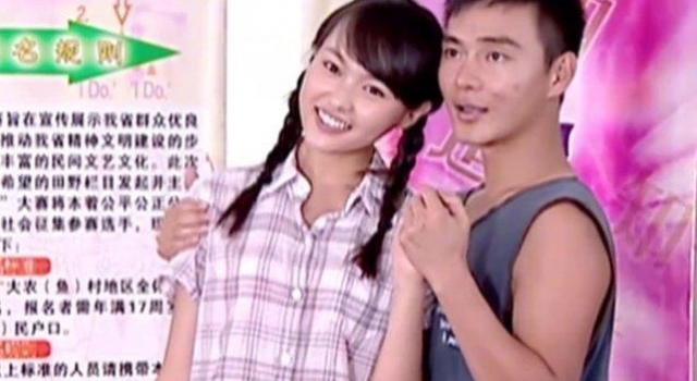 唐嫣15年前旧照曝光，穿格子衫扎麻花辫显拘谨，村姑气质被嘲土