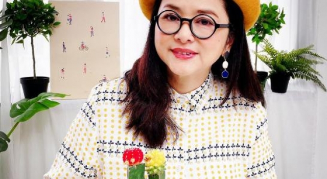 90年代女神叶蕴仪近照曝光，嫁入豪门历经婚变，如今做直播捞金