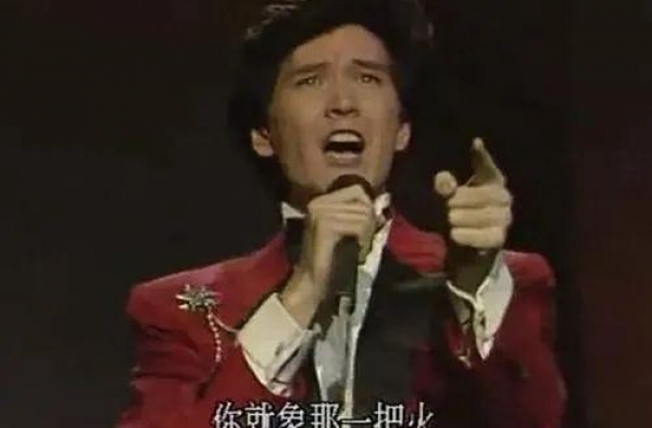 央视春晚38年，2021年对主持人这“3大疑问”，还是绕不开