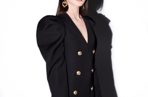 何泓姗：演“心机女”太伤身，遗憾《流金岁月》里不够土