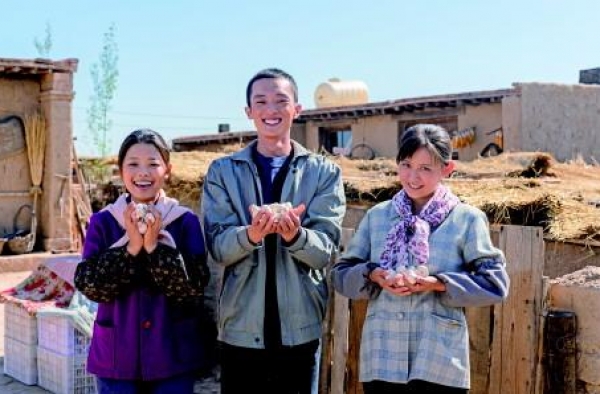 “隔着屏幕都能闻到土味”的主旋律剧为何“出圈”