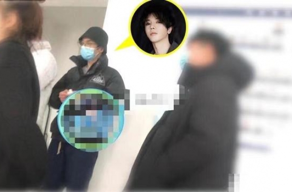 华晨宇终于露面变化好大！当爸后穿得不修边幅还被狗仔追，不敢认
