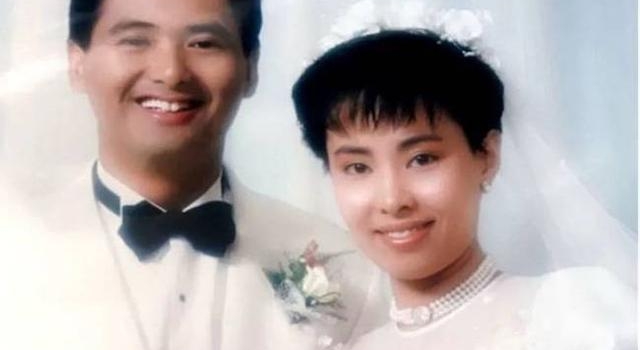 周润发与妻子陈荟莲的相处模式令人感动：每次吵架都是发哥先认错