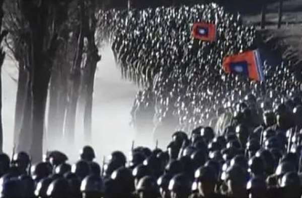 放心了，于和伟接住了林彪这个角色，唐国强王劲松文戏演出火药味